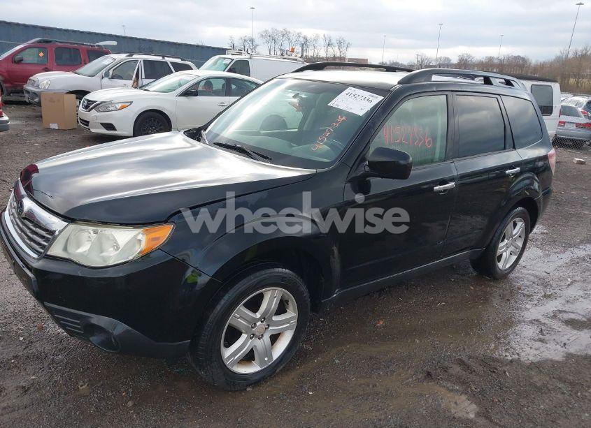 Photo 2 of 2010 Subaru Forester 2.5X PREMIUM (VIN JF2SH6CC7AH799774)