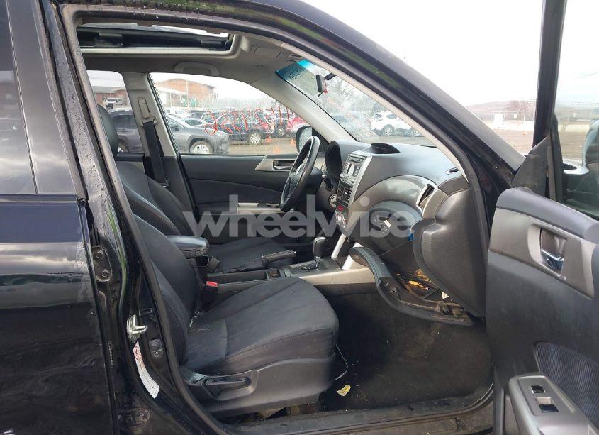 Photo 5 of 2010 Subaru Forester 2.5X PREMIUM (VIN JF2SH6CC7AH799774)