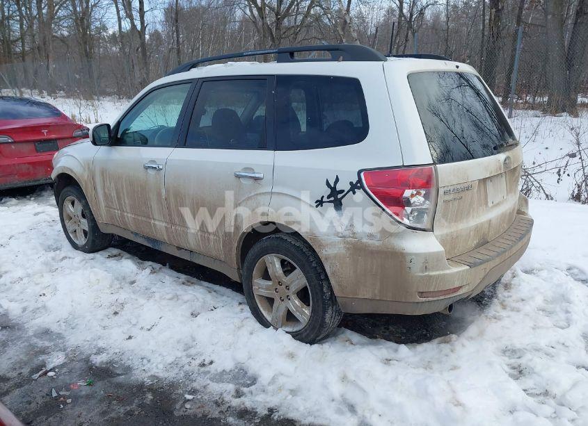 Photo 3 of 2010 Subaru Forester 2.5X PREMIUM (VIN JF2SH6CC7AH901185)
