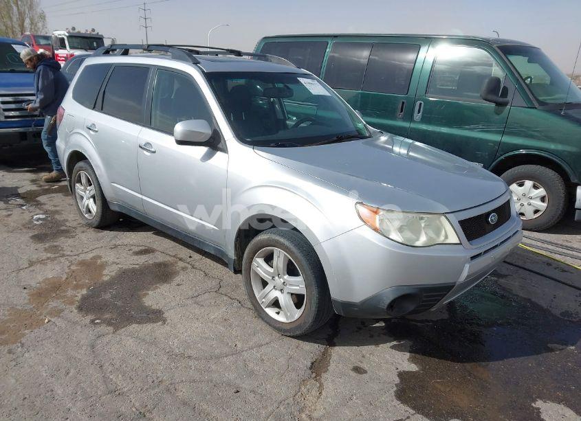 2010 Subaru Forester 2.5X PREMIUM (VIN JF2SH6CC8AG752162) main photo