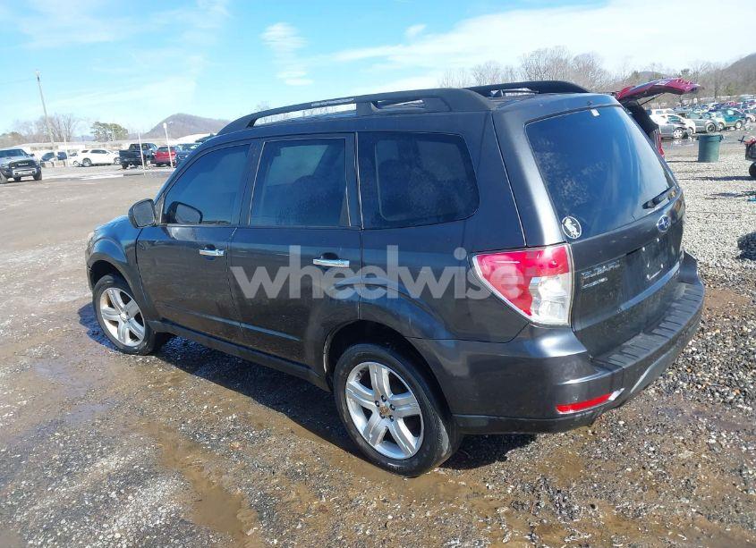 Photo 3 of 2010 Subaru Forester 2.5X PREMIUM (VIN JF2SH6CC8AH705952)