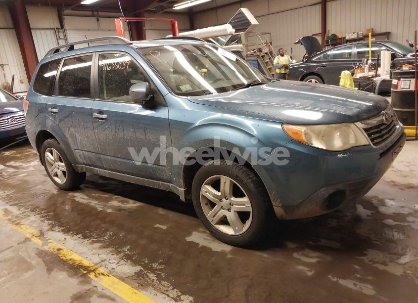2010 Subaru Forester 2.5X PREMIUM (VIN JF2SH6CC8AH726607) main photo