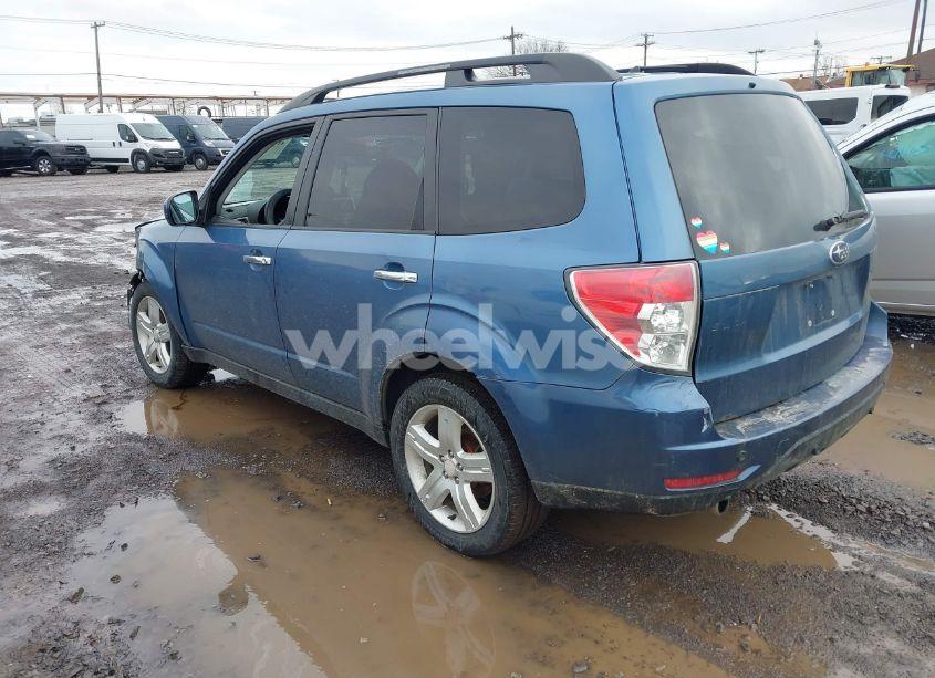 Photo 3 of 2010 Subaru Forester 2.5X PREMIUM (VIN JF2SH6CC8AH754925)