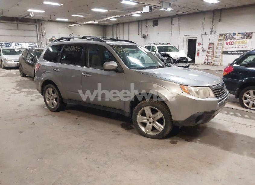 2010 Subaru Forester 2.5X PREMIUM (VIN JF2SH6CC8AH763740) main photo