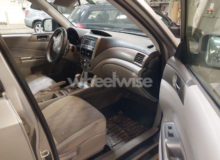 Photo 5 of 2010 Subaru Forester 2.5X PREMIUM (VIN JF2SH6CC8AH763740)