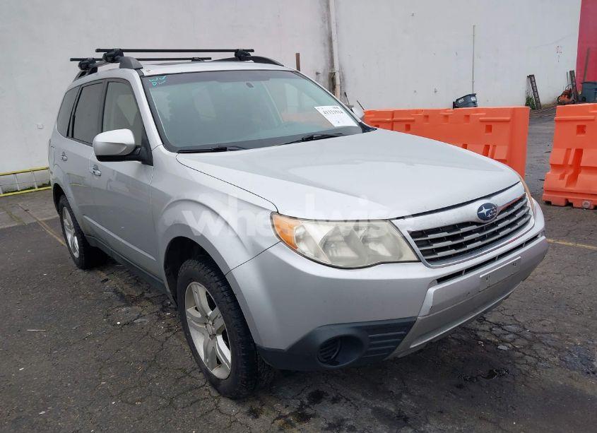 2010 Subaru Forester 2.5X PREMIUM (VIN JF2SH6CC8AH767965) main photo