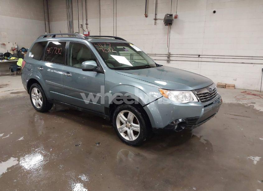 2010 Subaru Forester 2.5X PREMIUM (VIN JF2SH6CC8AH779744) main photo