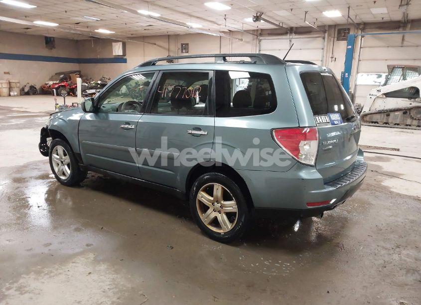 Photo 3 of 2010 Subaru Forester 2.5X PREMIUM (VIN JF2SH6CC8AH779744)