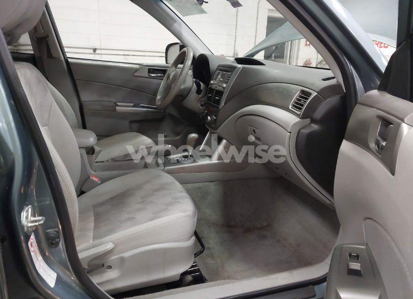 Photo 5 of 2010 Subaru Forester 2.5X PREMIUM (VIN JF2SH6CC8AH779744)