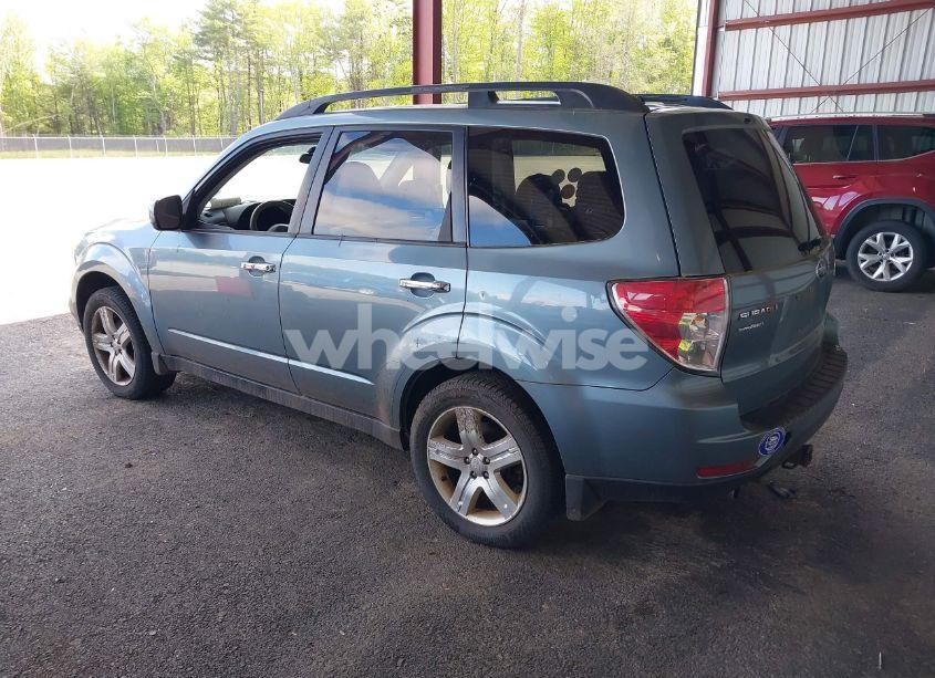 Photo 3 of 2010 Subaru Forester 2.5X PREMIUM (VIN JF2SH6CC8AH799007)