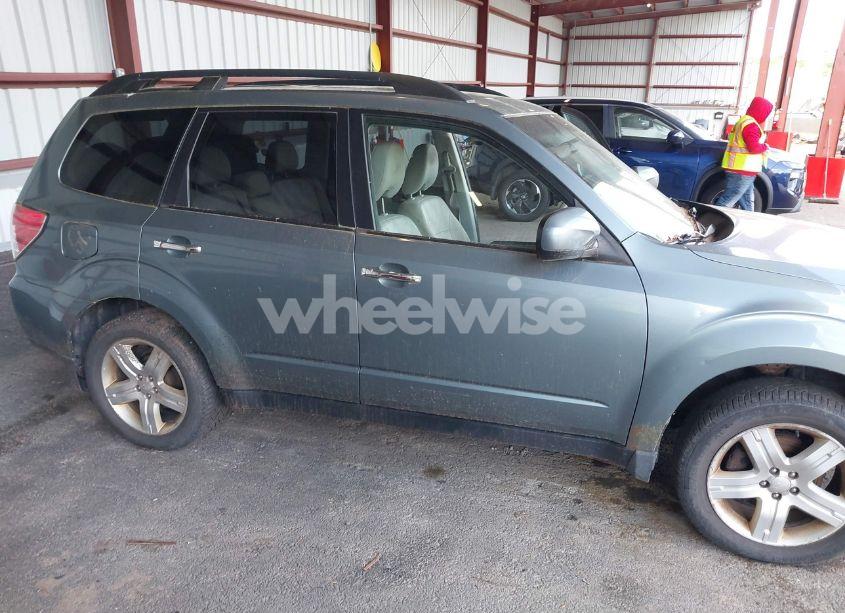 Photo 6 of 2010 Subaru Forester 2.5X PREMIUM (VIN JF2SH6CC8AH799007)