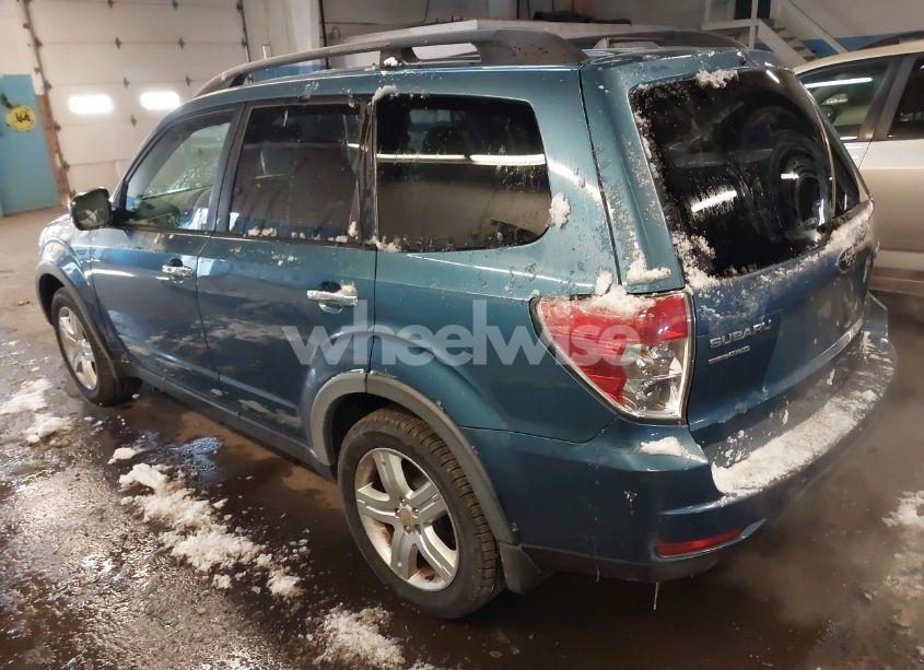 Photo 3 of 2010 Subaru Forester 2.5X PREMIUM (VIN JF2SH6CC9AH734621)
