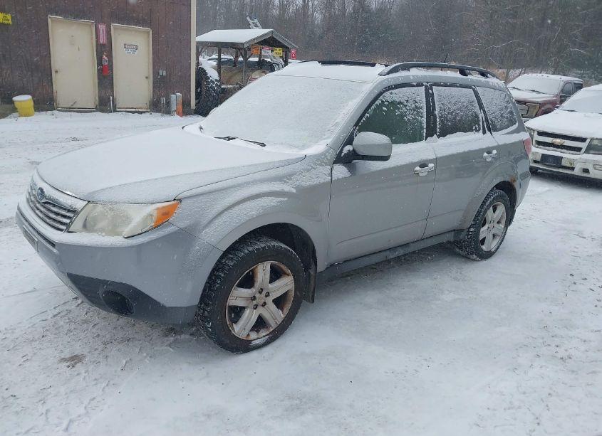 Photo 2 of 2010 Subaru Forester 2.5X PREMIUM (VIN JF2SH6CC9AH746817)