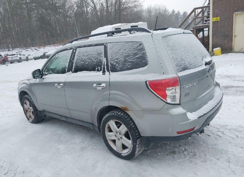 Photo 3 of 2010 Subaru Forester 2.5X PREMIUM (VIN JF2SH6CC9AH746817)