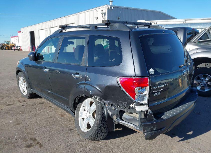Photo 3 of 2010 Subaru Forester 2.5X PREMIUM (VIN JF2SH6CC9AH750303)