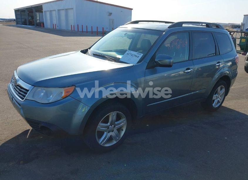 Photo 2 of 2010 Subaru Forester 2.5X PREMIUM (VIN JF2SH6CC9AH914729)