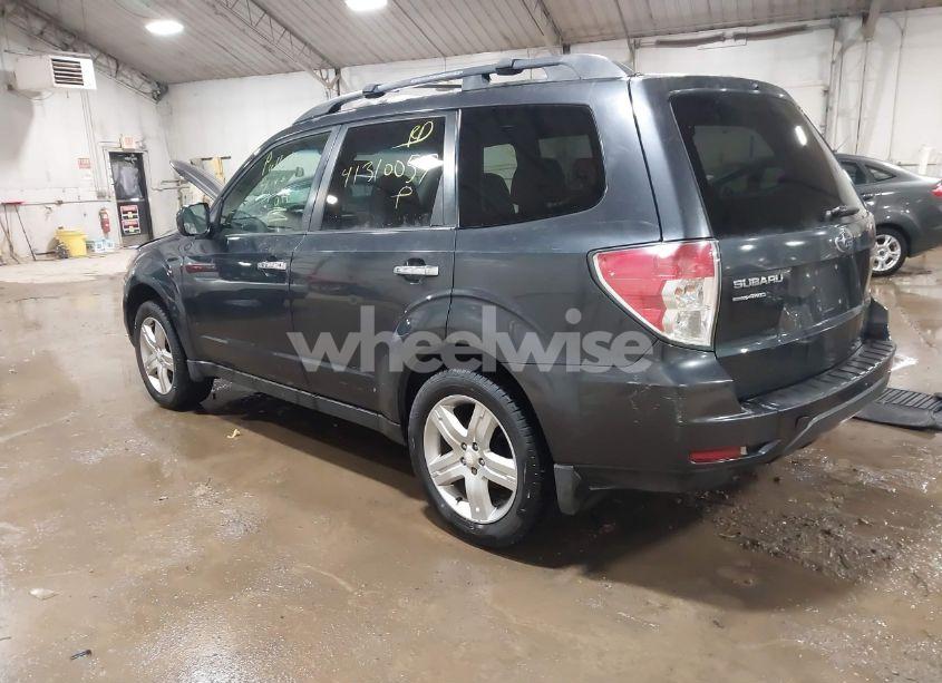Photo 3 of 2010 Subaru Forester 2.5X PREMIUM (VIN JF2SH6CCXAG902627)