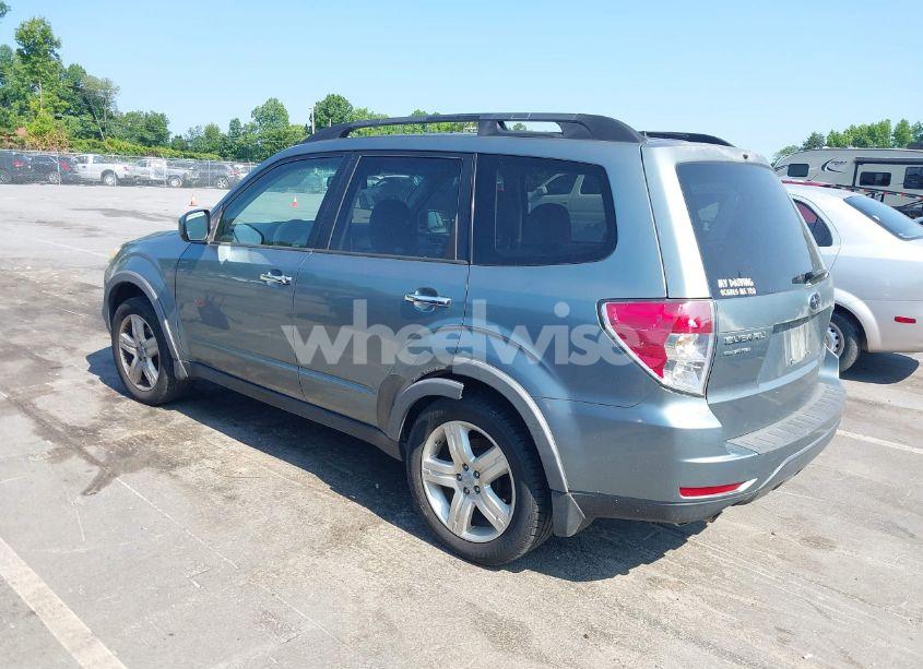 Photo 3 of 2010 Subaru Forester 2.5X PREMIUM (VIN JF2SH6CCXAH702552)