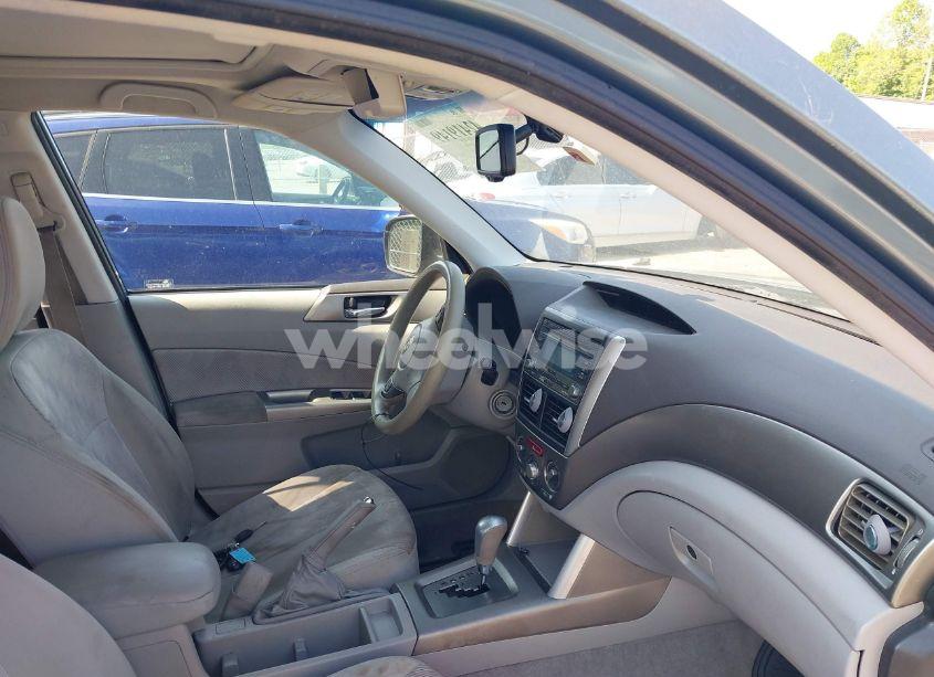 Photo 5 of 2010 Subaru Forester 2.5X PREMIUM (VIN JF2SH6CCXAH702552)