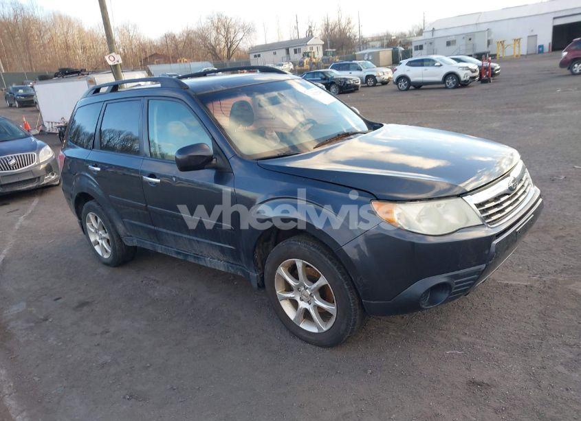 2010 Subaru Forester 2.5X PREMIUM (VIN JF2SH6CCXAH707010) main photo