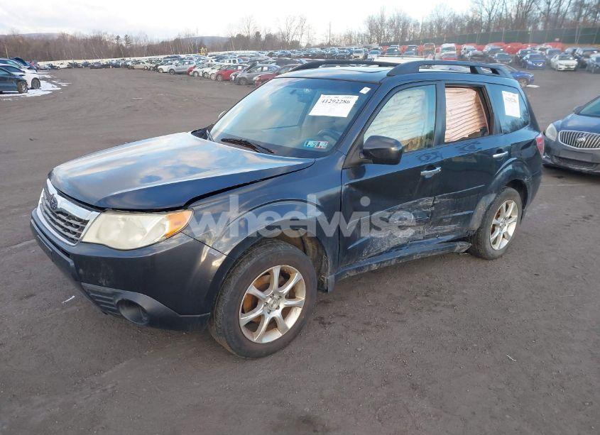 Photo 2 of 2010 Subaru Forester 2.5X PREMIUM (VIN JF2SH6CCXAH707010)