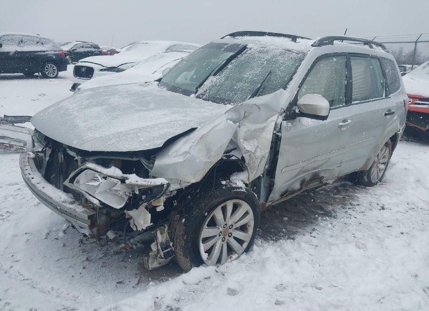 Photo 2 of 2010 Subaru Forester 2.5X PREMIUM (VIN JF2SH6CCXAH710702)