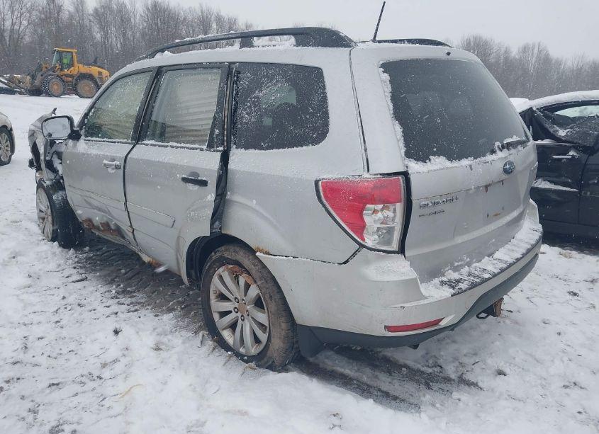 Photo 3 of 2010 Subaru Forester 2.5X PREMIUM (VIN JF2SH6CCXAH710702)