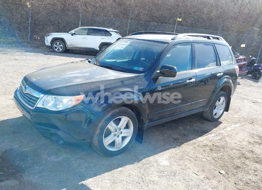 Photo 2 of 2010 Subaru Forester 2.5X PREMIUM (VIN JF2SH6CCXAH744705)