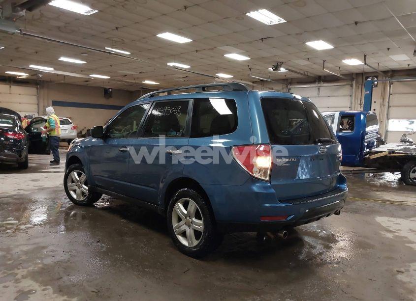 Photo 3 of 2010 Subaru Forester 2.5X PREMIUM (VIN JF2SH6CCXAH751914)
