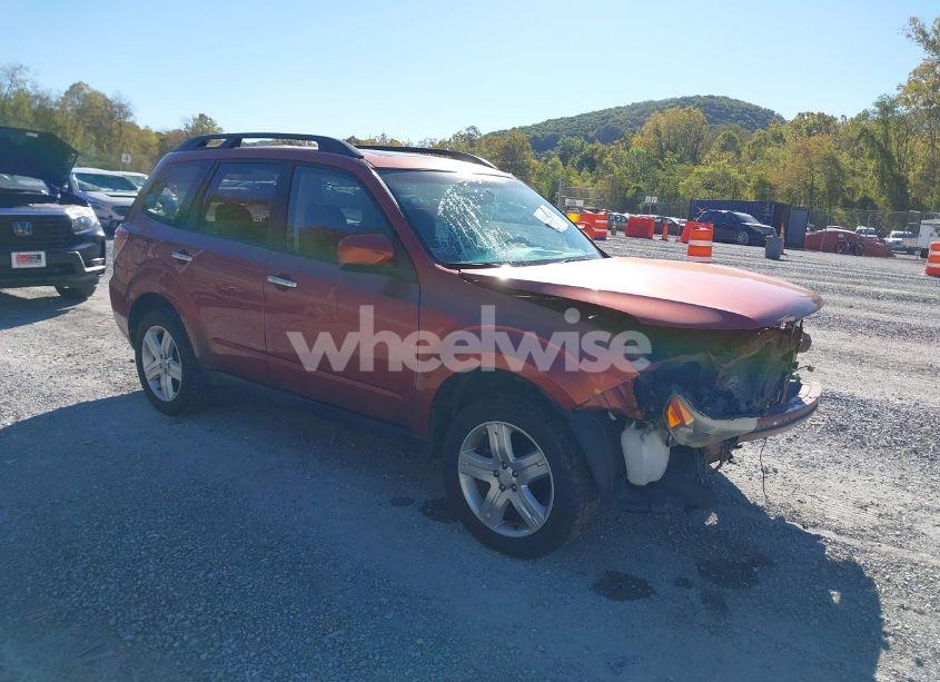 2010 Subaru Forester 2.5X PREMIUM (VIN JF2SH6CCXAH801405) main photo