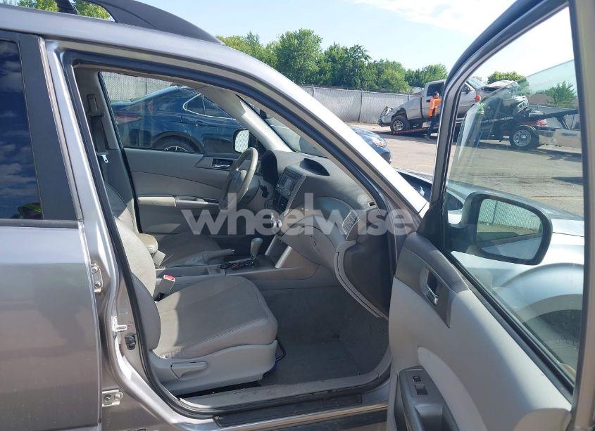Photo 5 of 2010 Subaru Forester 2.5X LIMITED (VIN JF2SH6DC5AH777741)
