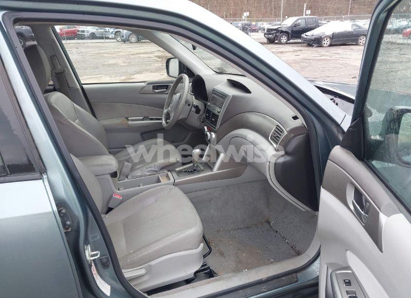 Photo 5 of 2010 Subaru Forester 2.5X LIMITED (VIN JF2SH6DC8AH753756)