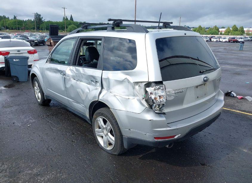 Photo 3 of 2010 Subaru Forester 2.5X LIMITED (VIN JF2SH6DCXAH714375)