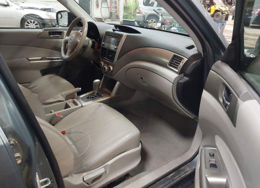 Photo 5 of 2010 Subaru Forester 2.5X LIMITED (VIN JF2SH6DCXAH779615)