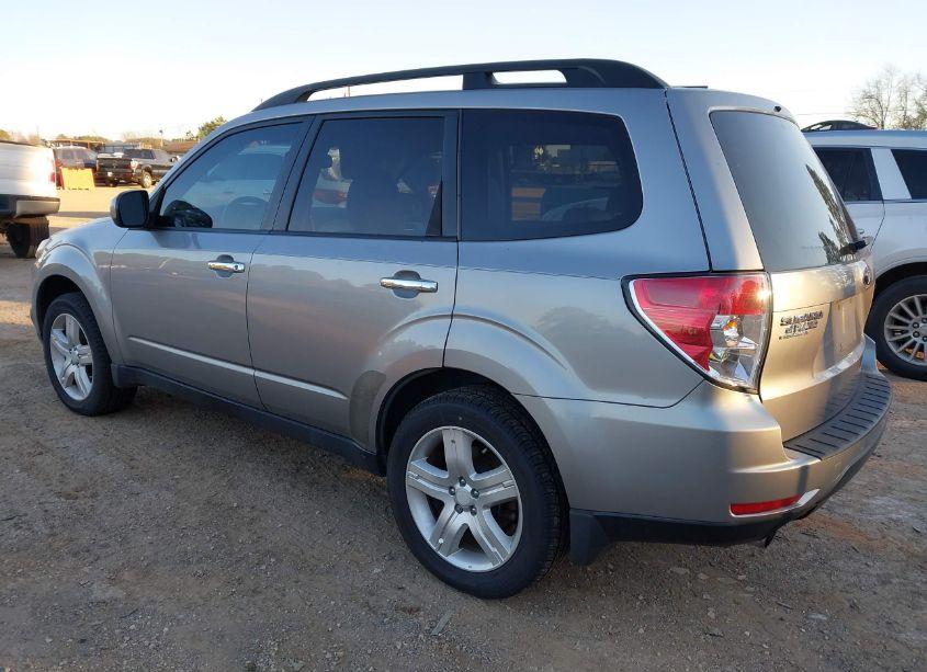 Photo 3 of 2010 Subaru Forester 2.5X LIMITED (VIN JF2SH6DCXAH912101)
