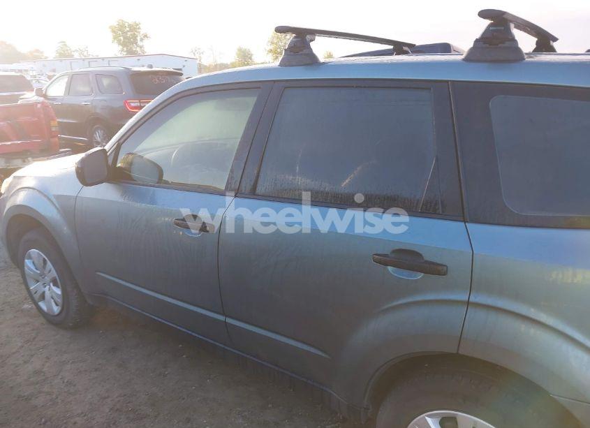 Photo 14 of 2013 Subaru Forester 2.5X (VIN JF2SHAAC3DG405476)