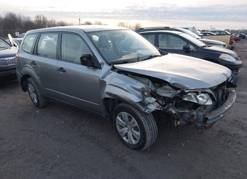 2011 Subaru Forester 2.5X (VIN JF2SHAAC4BH769137) main photo