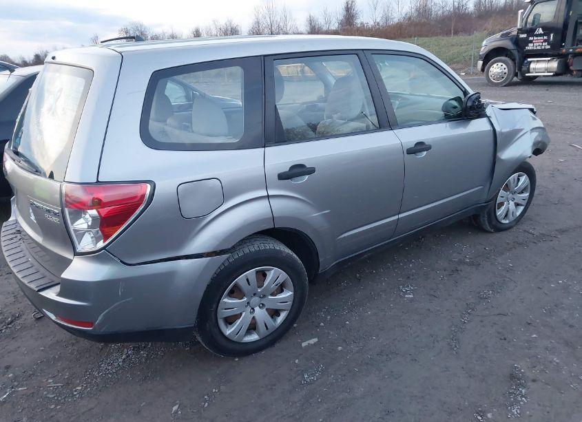 Photo 4 of 2011 Subaru Forester 2.5X (VIN JF2SHAAC4BH769137)