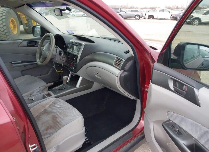 Photo 5 of 2011 Subaru Forester 2.5X (VIN JF2SHAAC6BH701082)
