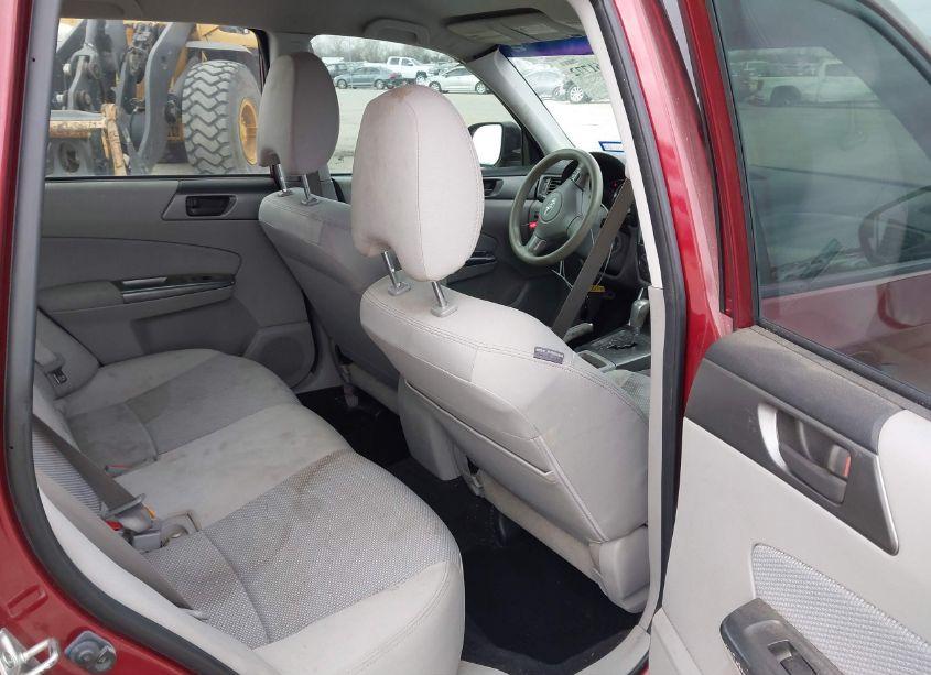 Photo 8 of 2011 Subaru Forester 2.5X (VIN JF2SHAAC6BH701082)