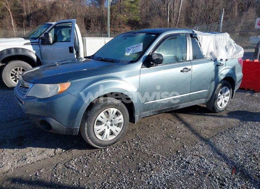 Photo 2 of 2013 Subaru Forester 2.5X (VIN JF2SHAACXDH410233)