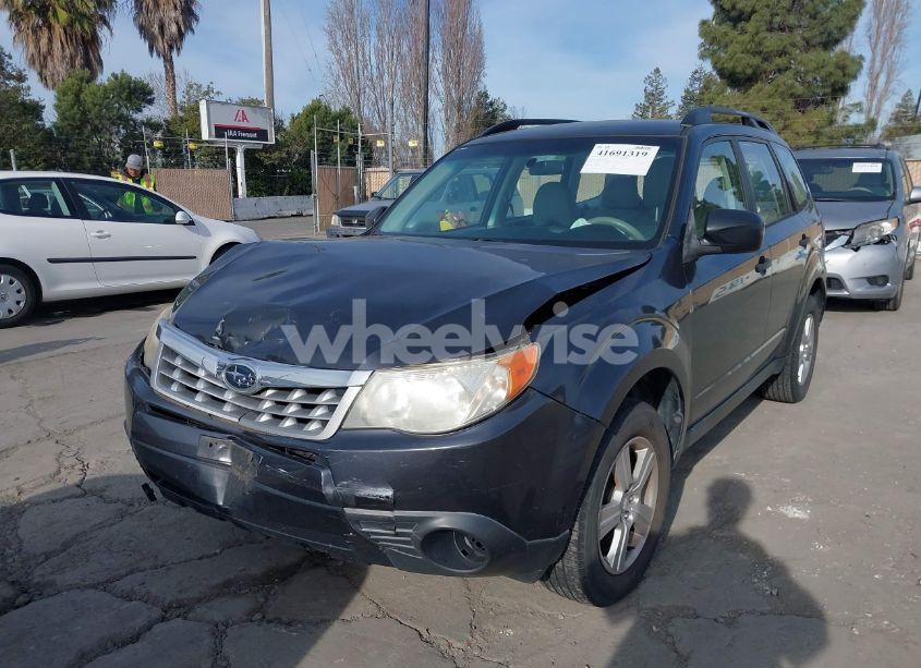 Photo 2 of 2011 Subaru Forester 2.5X (VIN JF2SHABC0BH735100)