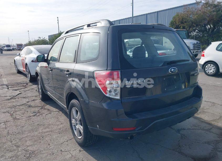 Photo 3 of 2011 Subaru Forester 2.5X (VIN JF2SHABC0BH735100)