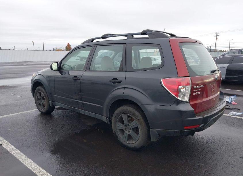 Photo 3 of 2011 Subaru Forester 2.5X (VIN JF2SHABC0BH781946)