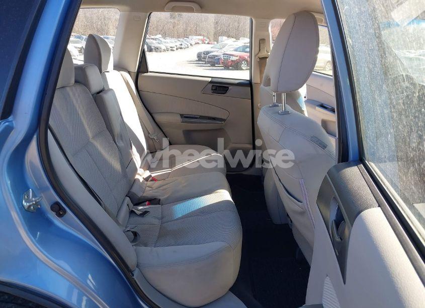 Photo 8 of 2012 Subaru Forester 2.5X (VIN JF2SHABC0CH420637)