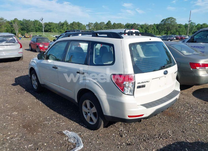 Photo 3 of 2012 Subaru Forester 2.5X (VIN JF2SHABC0CH439687)