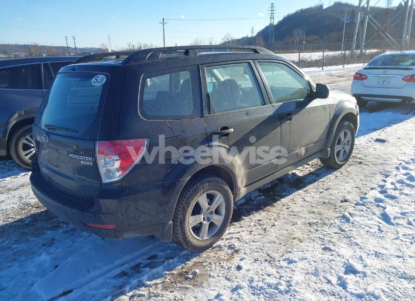 Photo 4 of 2013 Subaru Forester 2.5X (VIN JF2SHABC0DG419964)