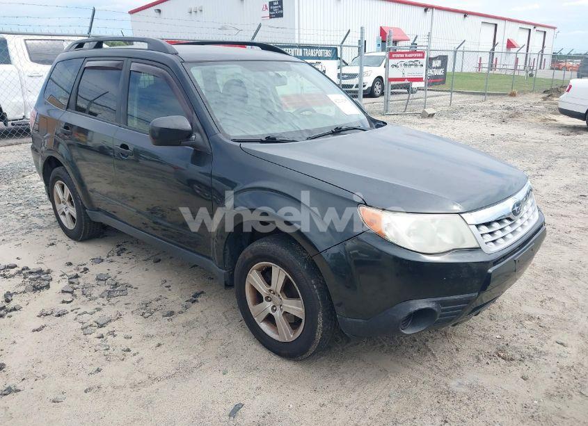 2013 Subaru Forester 2.5X (VIN JF2SHABC0DH414497) main photo