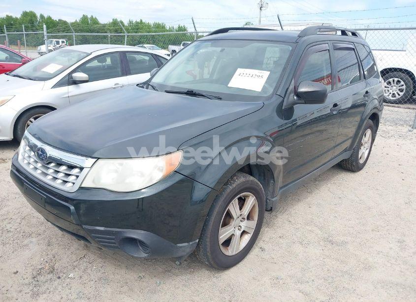 Photo 2 of 2013 Subaru Forester 2.5X (VIN JF2SHABC0DH414497)