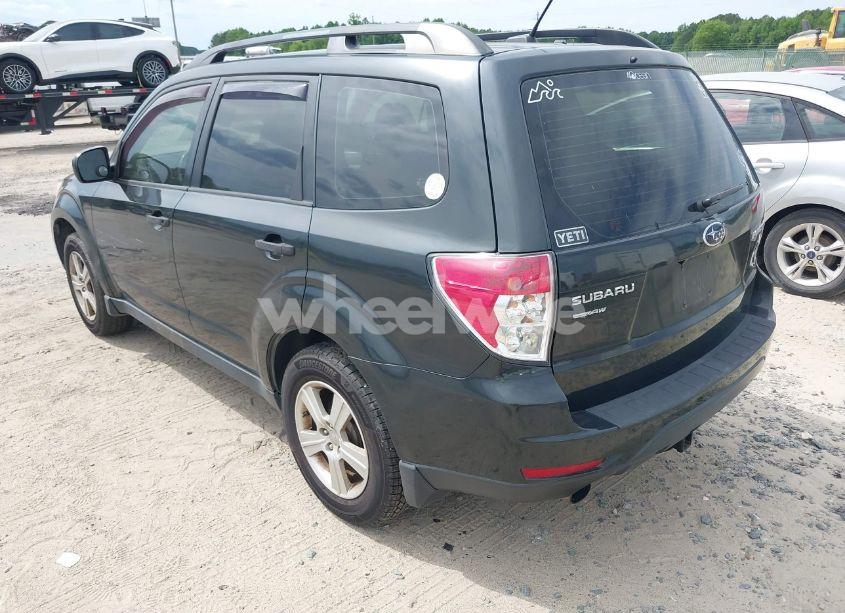 Photo 3 of 2013 Subaru Forester 2.5X (VIN JF2SHABC0DH414497)